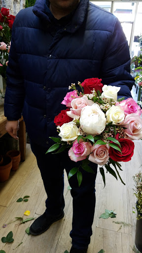 Florist «Carriage House Flowers», reviews and photos, 141 E Post Rd, White Plains, NY 10601, USA