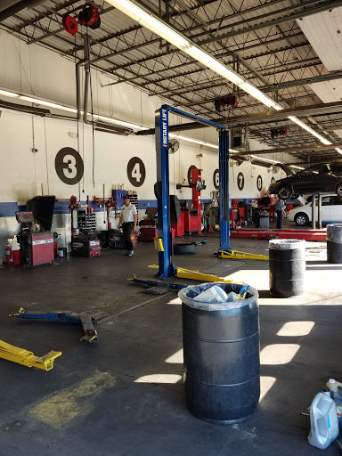 Auto Parts Store «Pep Boys Auto Parts & Service», reviews and photos, 1700 Fruitville Pike, Lancaster, PA 17601, USA