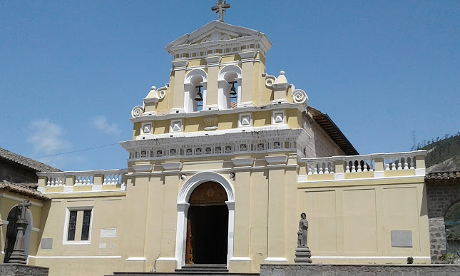 Iglesia Católica Santa Rosa y Santa Clara de Pomasqui