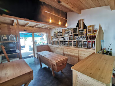 La BOUTIQUE BY D4F (DISTILLERIE DES 4 frères) à La Salle-les-Alpes