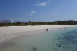 Foto av Segui Beach omgiven av berg