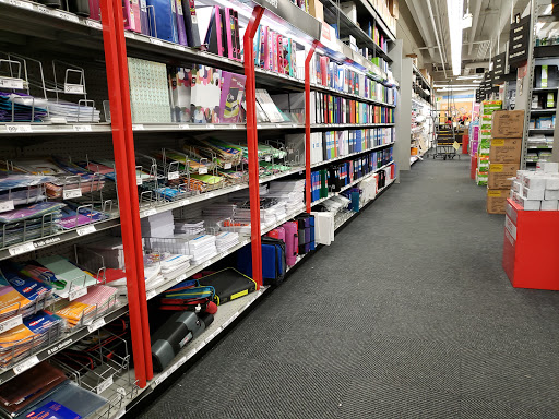Office Supply Store «Staples», reviews and photos, 2950 Belcrest Center Dr, Hyattsville, MD 20782, USA