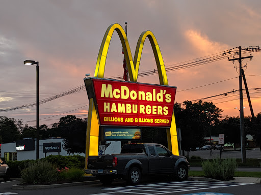 Shopping Mall «Berkshire Shopping Center», reviews and photos, 67 Newtown Rd, Danbury, CT 06810, USA