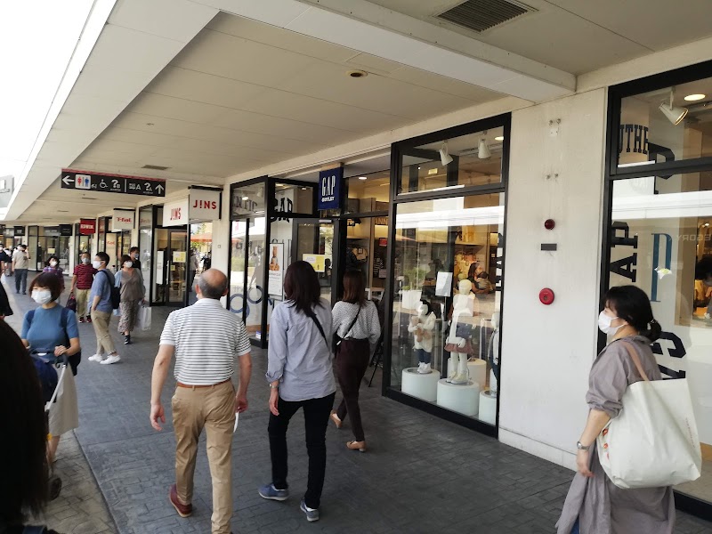 Gap Outlet 三井アウトレットパーク木更津店