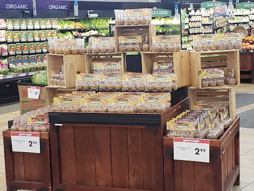 Supermarket «Giant Eagle Supermarket», reviews and photos, 870 N Court St, Medina, OH 44256, USA