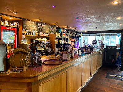 Café Mercure Bar rhumerie brasserie à Douarnenez