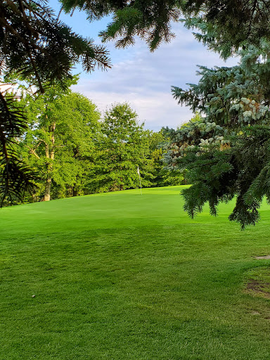 Public Golf Course «St Denis Golf Club & Party Center», reviews and photos, 10660 Chardon Rd, Chardon, OH 44024, USA