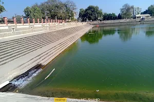 Vadtal Lake image