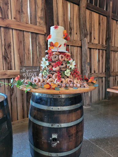 Dessert Shop «Honey Creme Donut Shop», reviews and photos, 514 Vincennes St, New Albany, IN 47150, USA