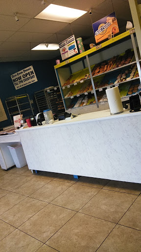 Donut Shop «Dixie Cream Donuts», reviews and photos, 1364 SW Bayshore Blvd, Port St Lucie, FL 34983, USA
