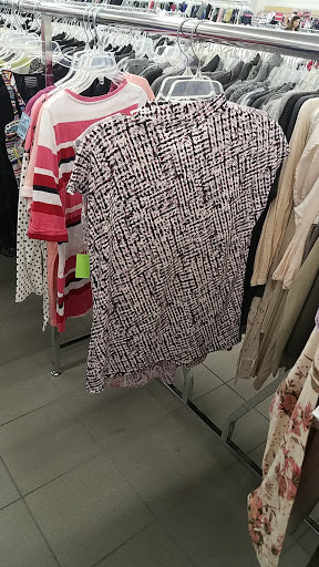 Thrift Store «Neenah Goodwill Retail Store & Training Center», reviews and photos