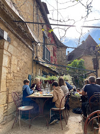 Atmosphère du Restaurant français La Petite Tonnelle à Beynac-et-Cazenac - n°9