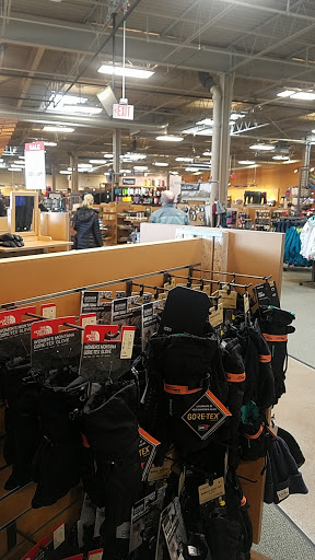 Camping Store «REI», reviews and photos, 1209 E Golf Rd, Schaumburg, IL 60173, USA
