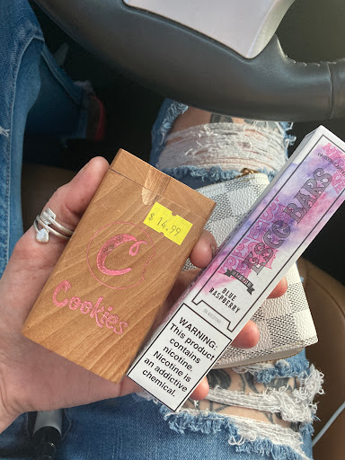 Vaporizer Store «ROCK N ROLL IT SMOKE SHOP», reviews and photos, 2456 FM 1960, Houston, TX 77068, USA