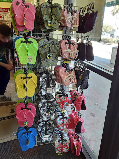 Dollar Store «Dollar Tree», reviews and photos, 2241 Citrus Blvd #107, Leesburg, FL 34748, USA
