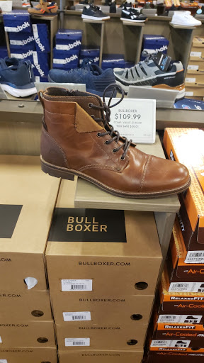 Shoe Store «DSW Designer Shoe Warehouse», reviews and photos, 21001 North Tatum Boulevard, Phoenix, AZ 85050, USA