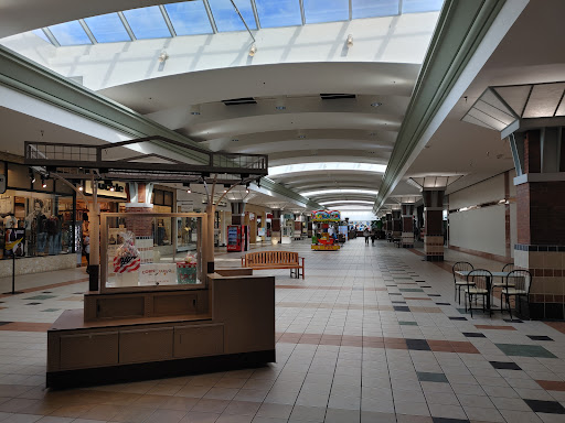Shopping Mall «Lindale Mall», reviews and photos, 4444 1st Ave NE, Cedar Rapids, IA 52402, USA