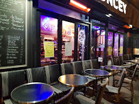 Atmosphère du Restaurant Brasserie Le Moncey à Paris - n°17