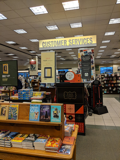 Book Store «Barnes & Noble», reviews and photos, 19401 Alderwood Mall Pkwy, Lynnwood, WA 98036, USA