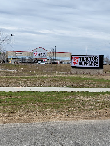 Home Improvement Store «Tractor Supply Co.», reviews and photos, 8135 Brookville Rd, Indianapolis, IN 46239, USA