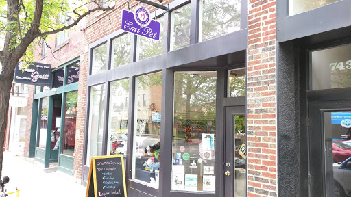 Pet Supply Store «Emi Pet Salon & Boutique - Short North», reviews and photos, 743 N High St, Columbus, OH 43215, USA