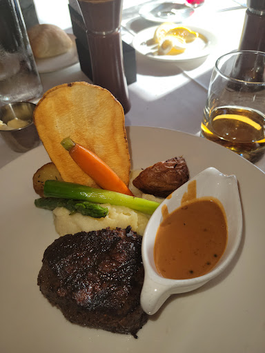 Shopping Mall «Bayside Shopping Center», reviews and photos, 1000 - 1090 Bayside Dr, Newport Beach, CA 92660, USA