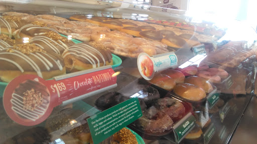 Bakery «Krispy Kreme Doughnuts», reviews and photos, 208 W 14 Mile Rd, Troy, MI 48083, USA