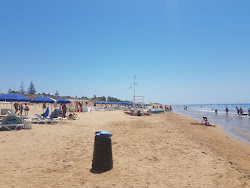 Kartibubbo beach'in fotoğrafı - rahatlamayı sevenler arasında popüler bir yer