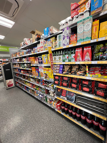 Comments and reviews of Lincolnshire Co-op Gibbet Nook Filling Station