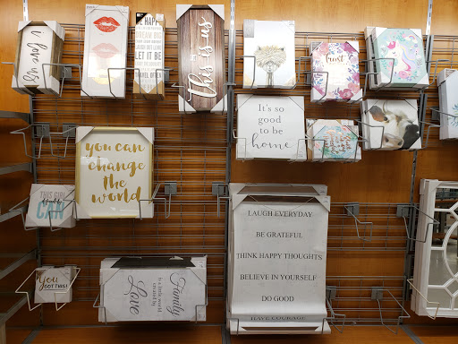 Department Store «T.J. Maxx», reviews and photos, 2089 Old Hudson Rd, St Paul, MN 55119, USA