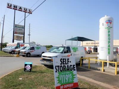 RV Storage Facility «U-Haul Moving & Storage at I-45», reviews and photos, 16405 I-45, Houston, TX 77090, USA