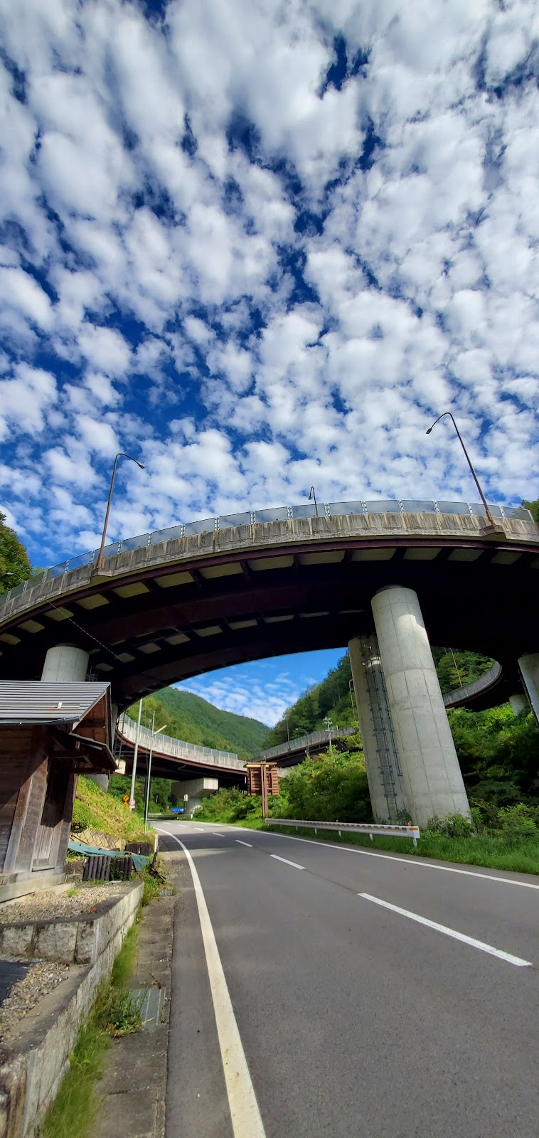 伊那・木曽連絡道路 開通記念碑