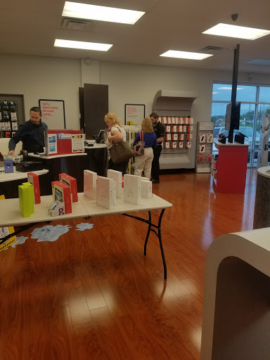 Cell Phone Store «Verizon Authorized Retailer, TCC», reviews and photos, 1382 Main St, Hamilton, OH 45013, USA