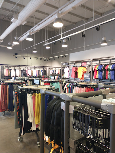 Clothing Store «Nike Factory Store», reviews and photos, 243 Tanger Dr Suite 243, Williamsburg, IA 52361, USA