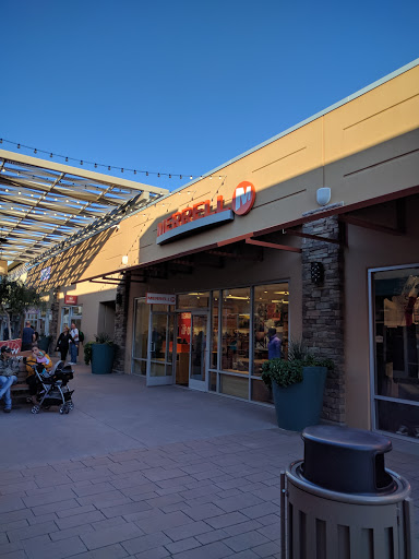 Shopping Mall «Phoenix Premium Outlets», reviews and photos, 4976 Premium Outlets Way, Chandler, AZ 85226, USA