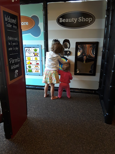 Fast Food Restaurant «Chick-fil-A», reviews and photos, 701 N Milwaukee Ave Ste 360, Vernon Hills, IL 60061, USA