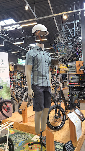 Camping Store «REI», reviews and photos, 9637 E County Line Rd, Englewood, CO 80112, USA