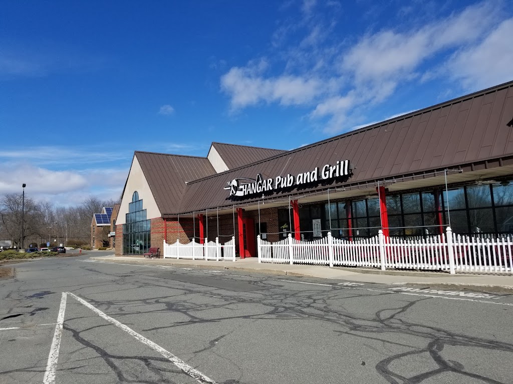 Hangar Pub And Grill 01002