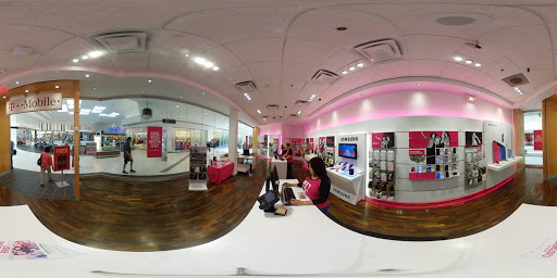 Shopping Mall «Woodfield Mall», reviews and photos, 5 Woodfield Mall, Schaumburg, IL 60173, USA