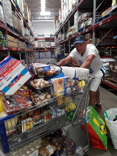 Shopping Mall «Fig Garden Village Shopping Center», reviews and photos, 790 W Shaw Ave, Fresno, CA 93704, USA