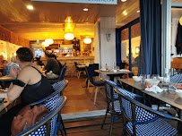 Atmosphère du Restaurant de fruits de mer Le Cap de Pornichet - n°6