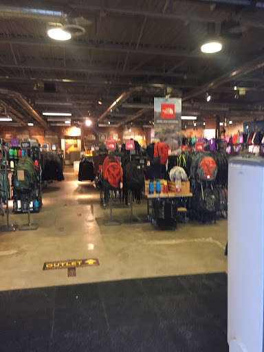 Outdoor Sports Store «Eastern Mountain Sports», reviews and photos, 3349 Monroe Ave, Rochester, NY 14618, USA