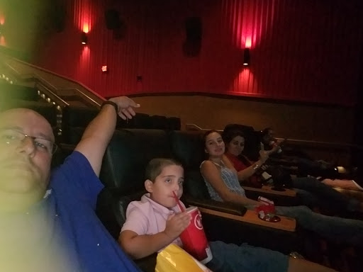 Movie Theater «Regal Cinemas Magnolia Place 16», reviews and photos, 9645 Westview Dr, Coral Springs, FL 33076, USA