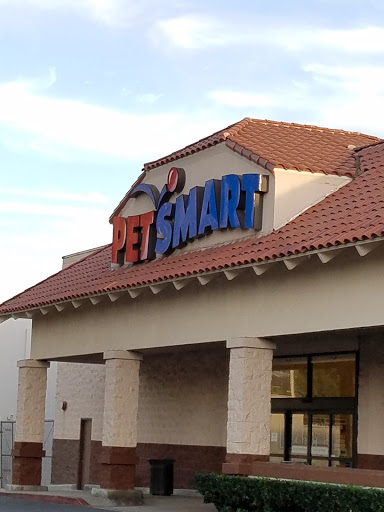 Pet Supply Store «PetSmart», reviews and photos, 6348 Foothill Blvd, Tujunga, CA 91042, USA
