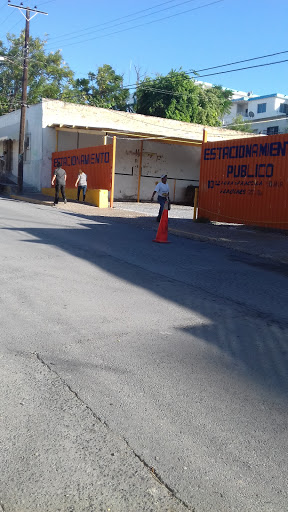 Estacionamiento Publico