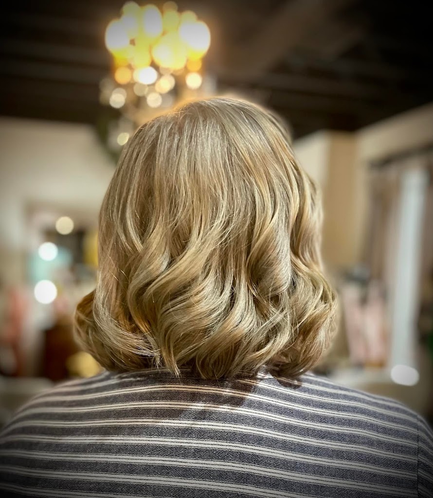 Get Foiled Hair Bar & Salon LLC 30517