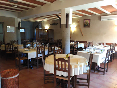 Hotel Restaurante Mesón de Colungo - Carretera de Alquézar, 1, 22148 Colungo, Huesca, Spain