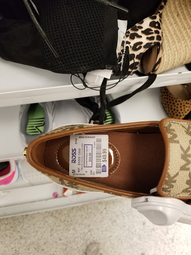Clothing Store «Ross Dress for Less», reviews and photos, 7455 Greenbelt Rd, Greenbelt, MD 20770, USA