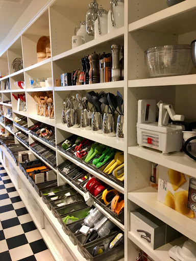 Kitchen Supply Store «Williams-Sonoma», reviews and photos, 605 Broadway, Sonoma, CA 95476, USA