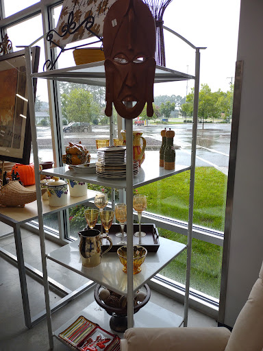 Thrift Store «Goodwill Warwick Retail Store», reviews and photos, 11061 Warwick Blvd, Newport News, VA 23601, USA